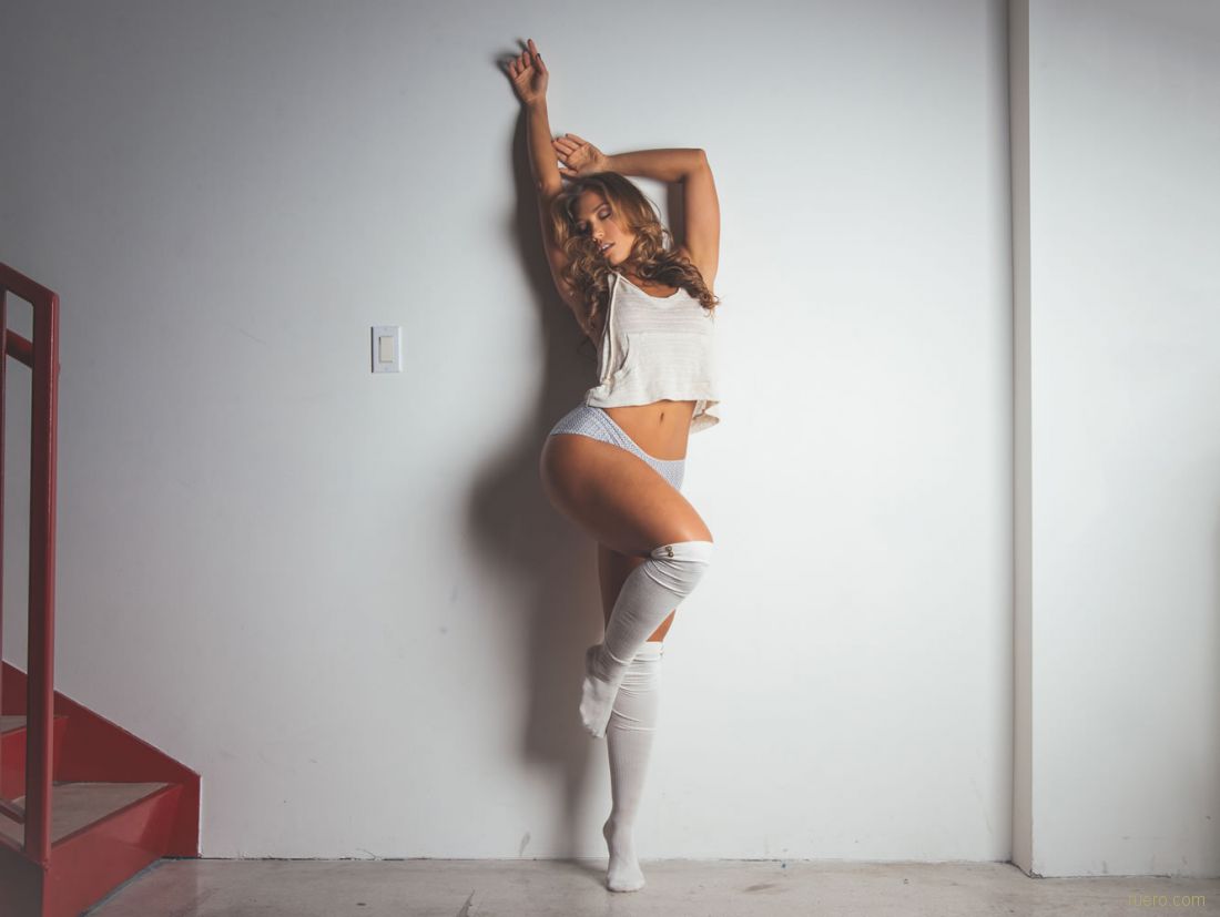 Nicole Mejia : насыщенная экспрессия