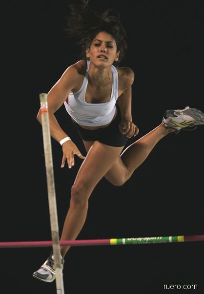 Alison Stokke: красота через спорт