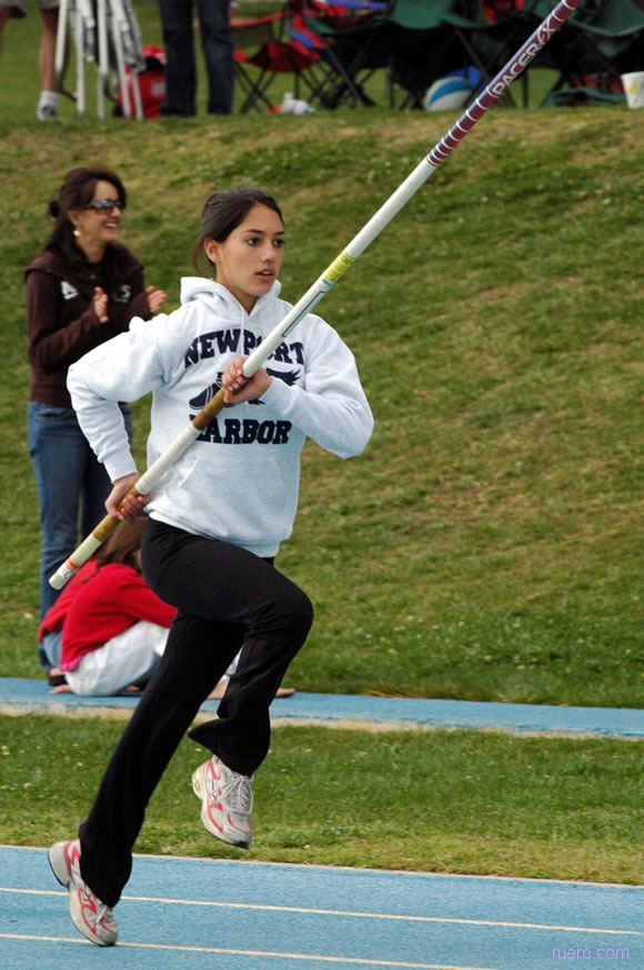 Alison Stokke: красота через спорт